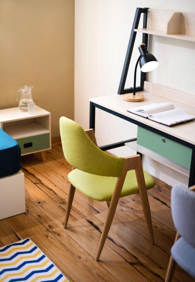 פונה Couch & Cheese Homestel The Most Luxurious Hostel For Working Professionals & Students מראה חיצוני תמונה